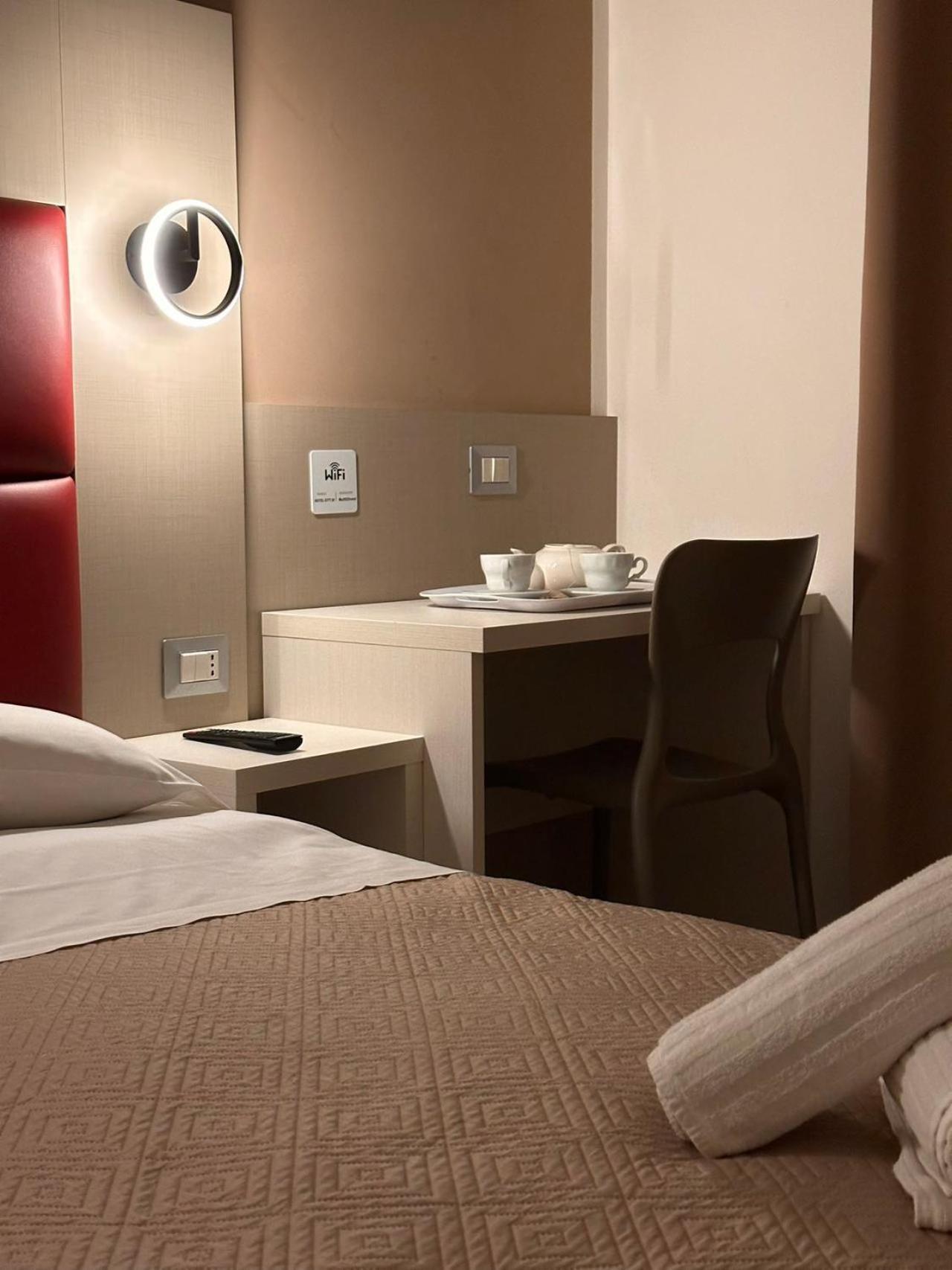 Hotel City 20 米兰 外观 照片